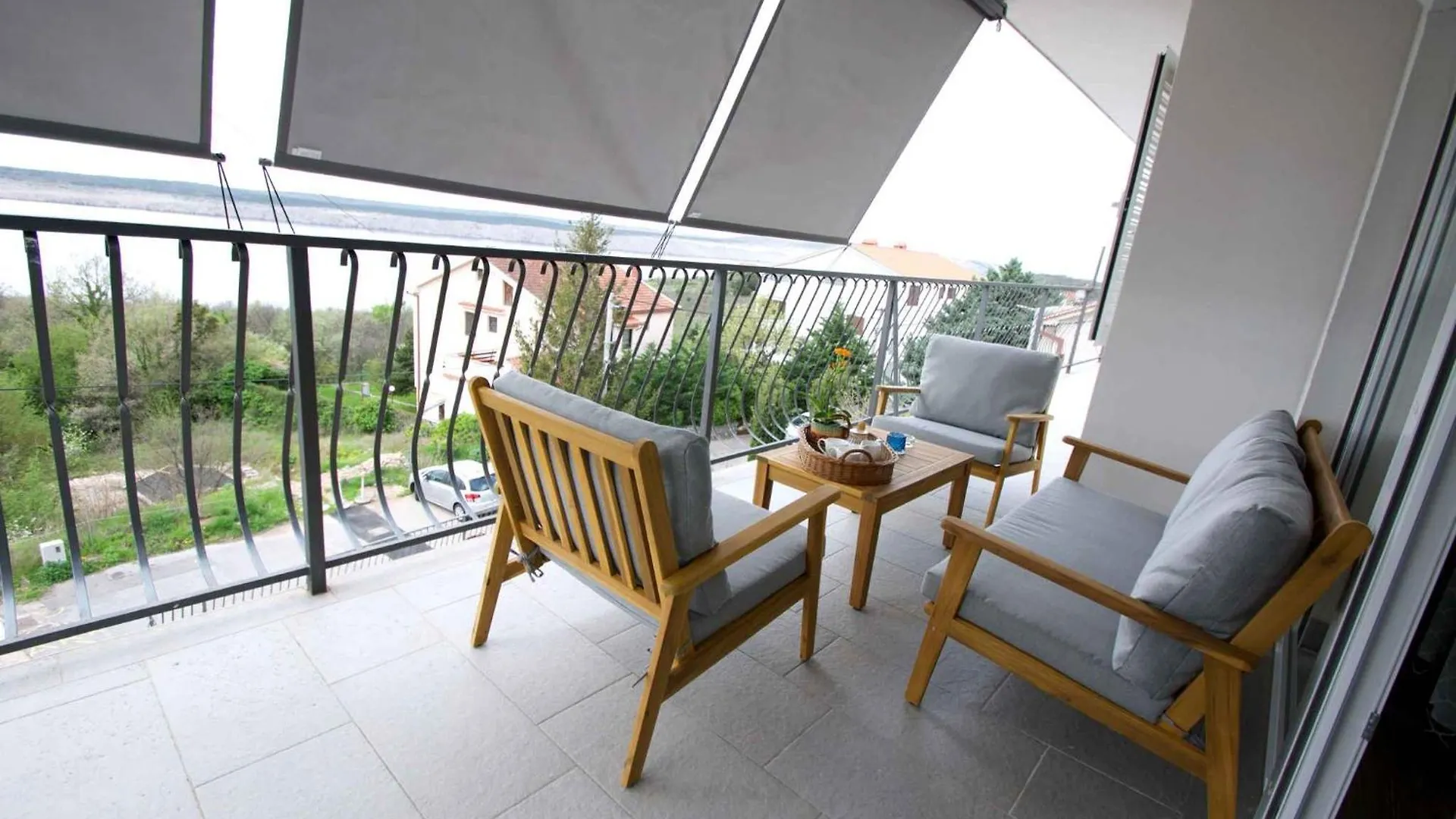 Apartment In Jadranovo 50542