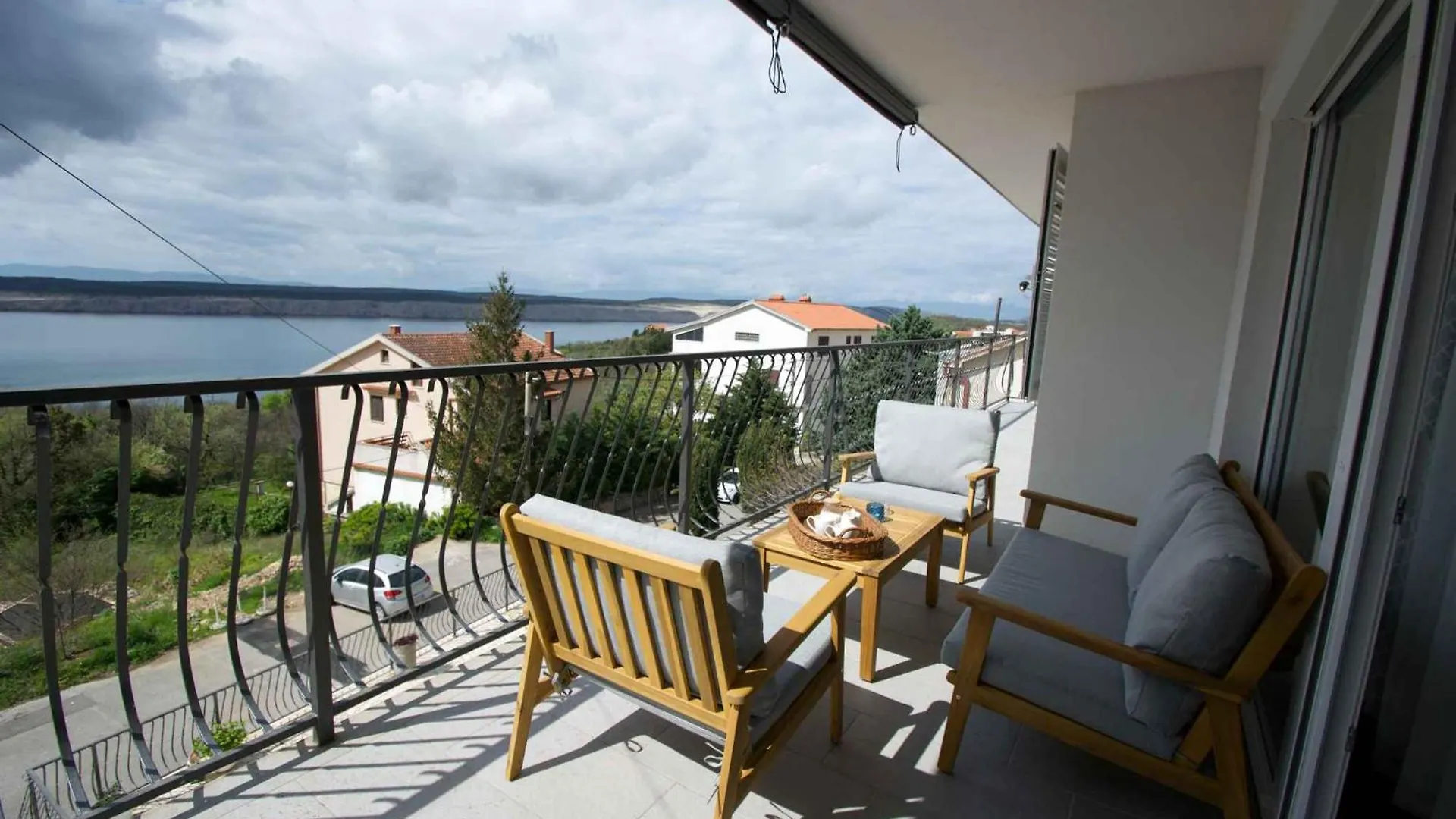 Apartment In Jadranovo 50542